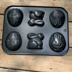 EASTER BAKING PAN 6 CAVITY